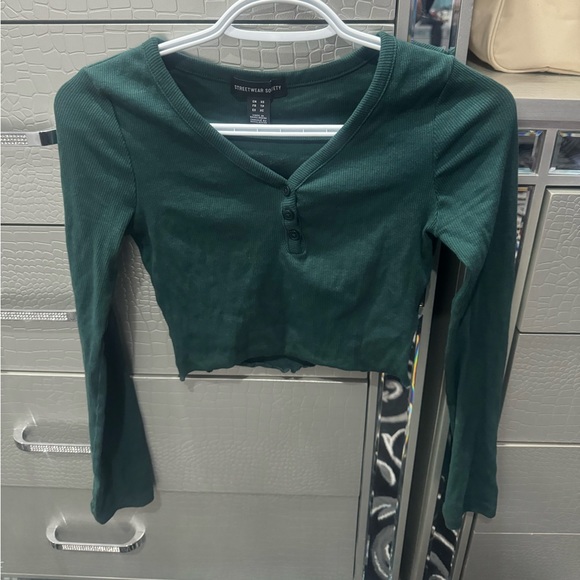 green crop top w/ buttons - Picture 1 of 1
